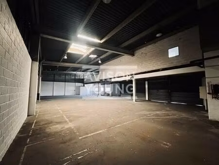 location local d'activités 418 m²