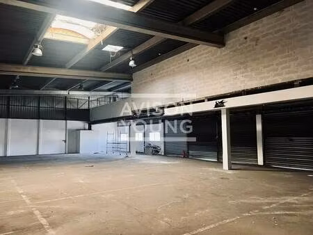 location local d'activités 447 m²