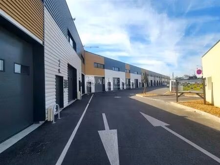 location local d'activités 116 m² à 1 248 m²