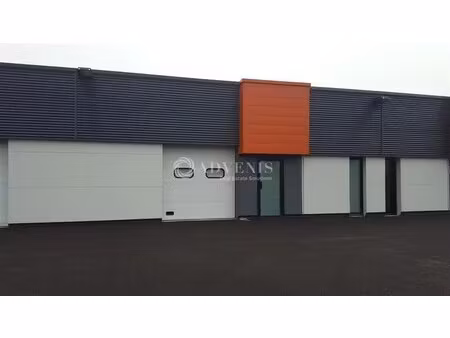 location local d'activités 153 m²
