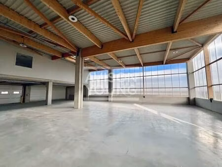 location local d'activités 800 m²