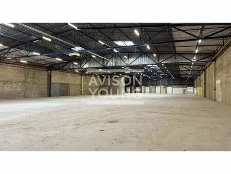 location local d'activités 2 954 m²