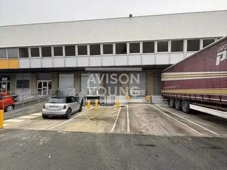 location local d'activités 3 272 m²