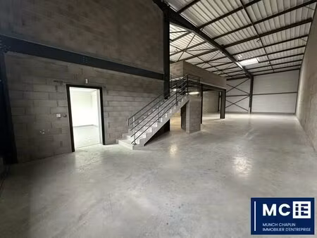 location local d'activités 389 m² à 781 m²