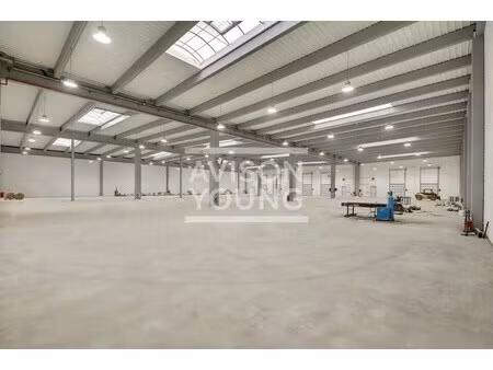 location local d'activités 1 474 m²