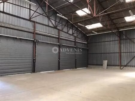 location local d'activités 370 m²