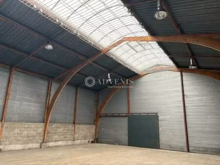 location local d'activités 455 m²