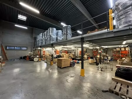 location local d'activités 500 m²
