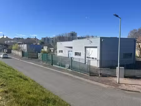 location local d’activités 876m²