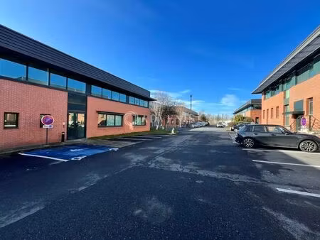 location local d’activités saint denis 93200 714m²