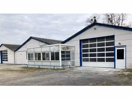 location local d'activités 600 m²