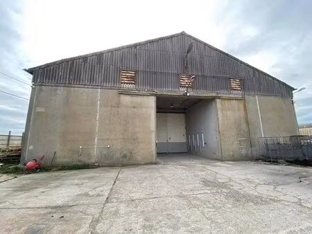 location entrepôt 1 200 m²