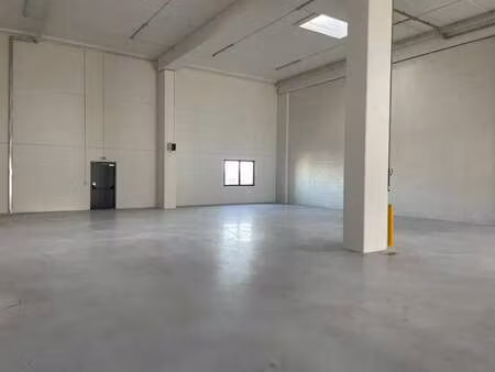 location entrepôt 778 m²