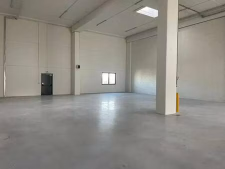 location entrepôt bondy 93140 778m²