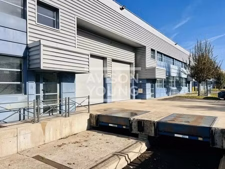 location local d’activités la courneuve 93120 1149m²