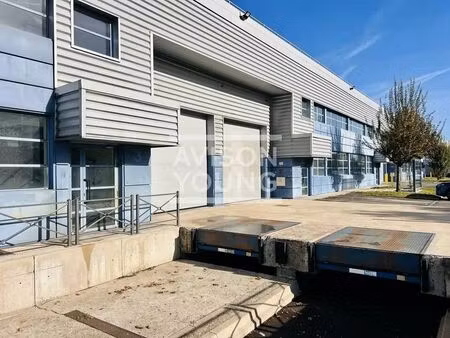 location local d’activités la courneuve 93120 1149m²