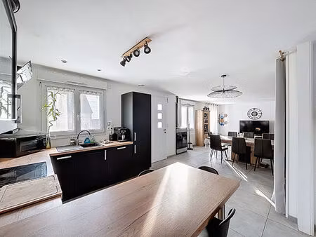 vente maison 6 pièces  120.00m²  sainte