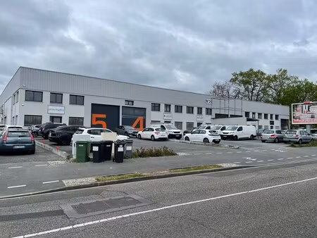 location local d’activités eysines 33320 145m²
