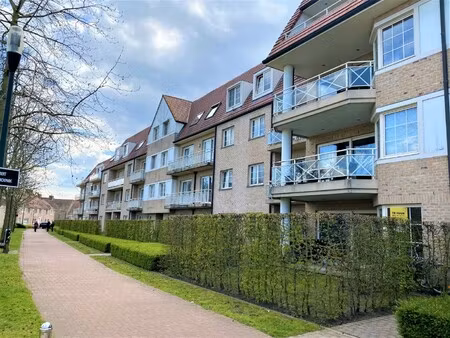 luxueus afgewerkt gelijkvloers appartement