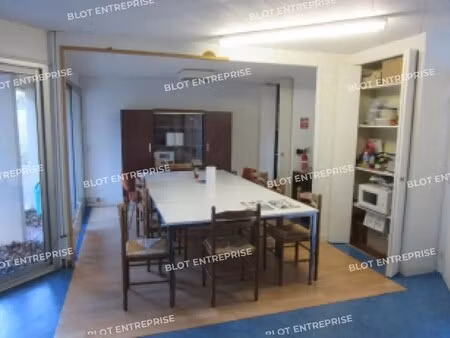 vente bureaux 130 m² à 1 145 m²