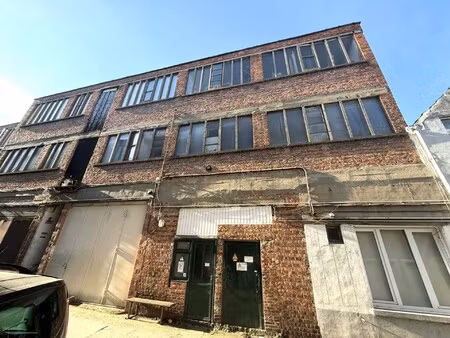 ruime atelier te huur in koekelberg.■