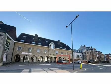 commercieel gelijkvloers te huur op toplocatie in melle