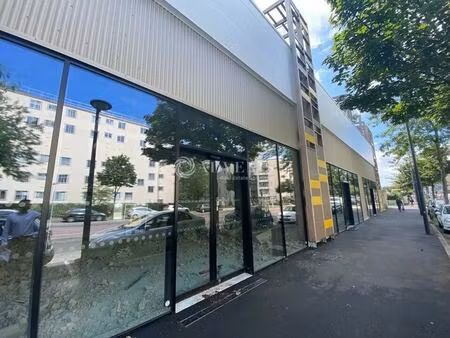 location commerce fresnes 94260 182m² à 366m²