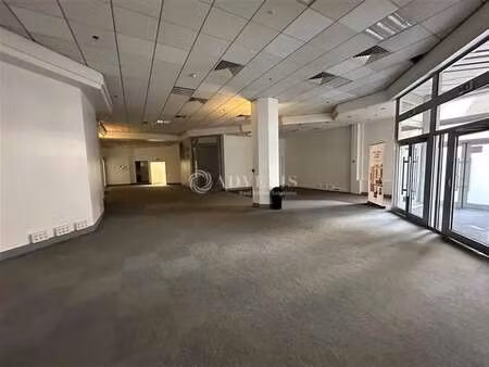 location commerce 378 m²