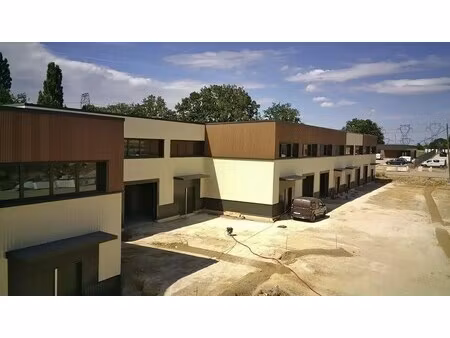 vente local d'activités 204 m²