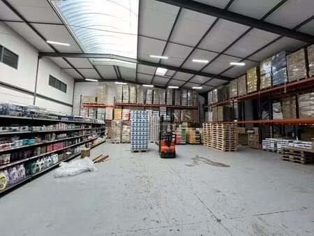 location local d'activités 2 470 m²