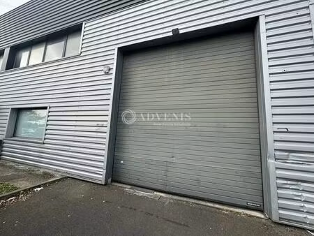 location local d'activités 355 m²