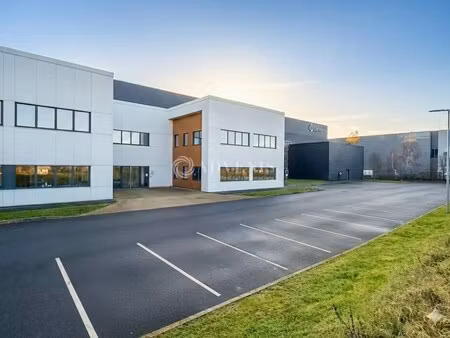 location entrepôt 6 196 m²