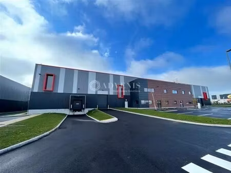 location entrepôt 1 307 m² à 2 615 m²