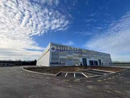 location local d’activités plaisir 78370 1513m² à 4684m²