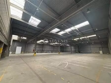 location entrepôt sucy en brie 94370 4990m² à 5473m²