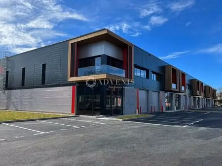 location local d'activités 170 m² à 7 785 m²