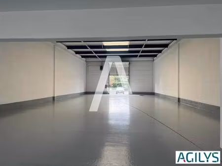 location local d'activités 1 764 m²