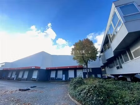 location local d'activités 2 954 m²