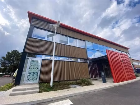 location local d'activités 534 m²