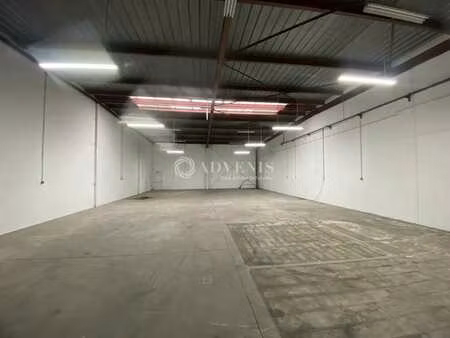 location local d'activités 591 m² à 1 182 m²