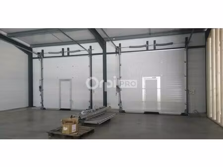 location local d'activités 60 m²