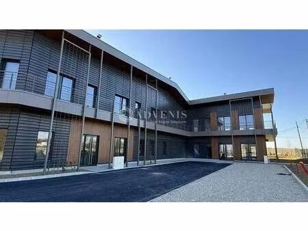 location local d’activités coupvray 77700 910m²
