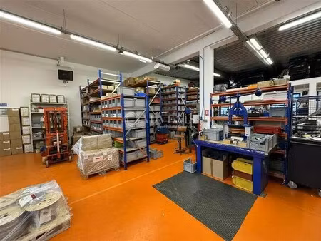 location local d'activités 665 m²