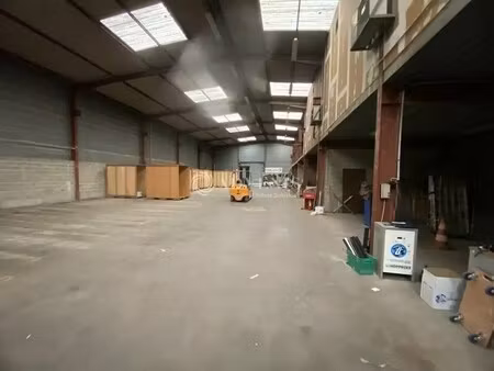 location local d’activités elancourt 78990 880m²