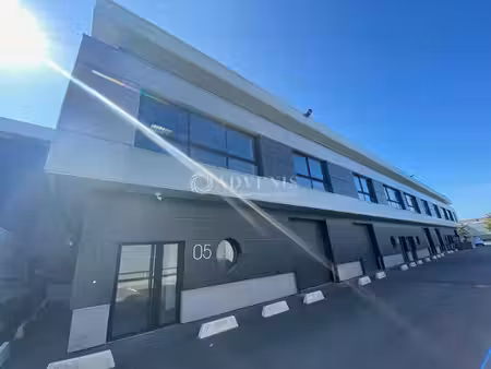 location local d’activités 257m²