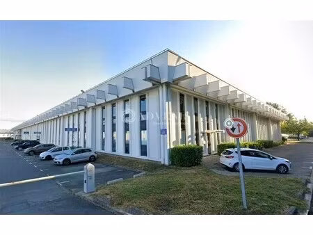 location local d'activités 1 888 m²