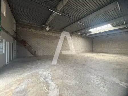 location local d'activités 278 m²