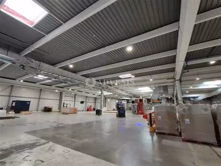 location entrepôt 500 m² à 5 900 m²