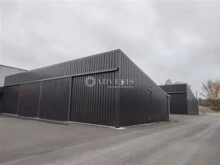 location local d'activités 200 m²