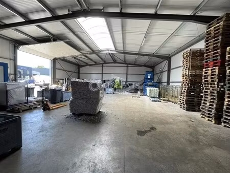 location local d'activités 450 m²